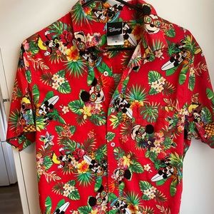 Disney Mickey Minnie Hawaiian souvenir shirt button up M red floral vacation